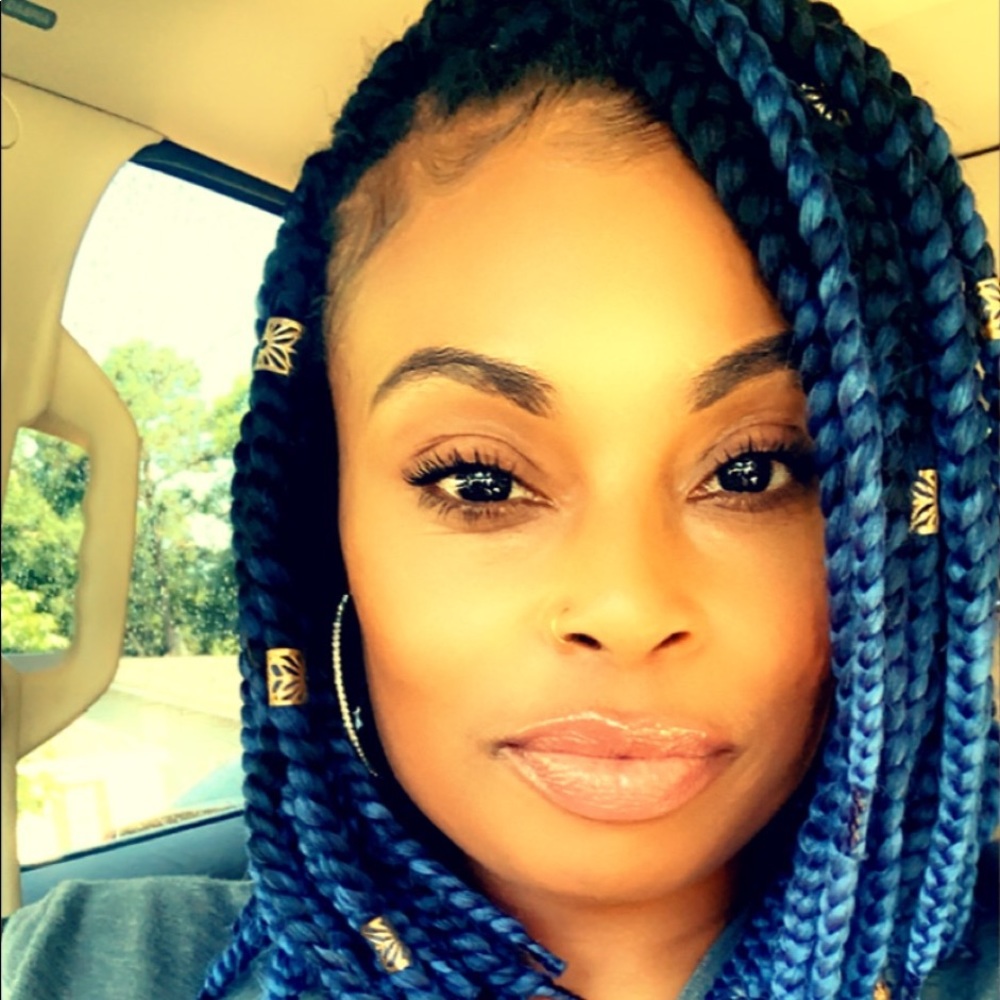 Meet your Posher, Crystal